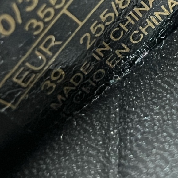 ZARA Patent Heels With Ankle Strap black color size 39 - Picture 9 of 16